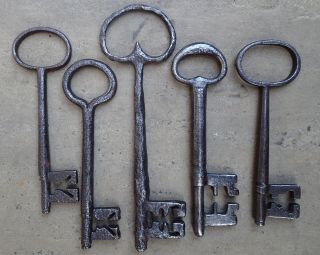 Five Rare 16th/17th Century Wrought Iron British Door Lock Keys