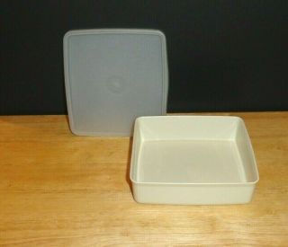 Tupperware Almond Square Away Sandwich Keeper With Seal 670