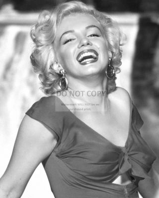Marilyn Monroe Iconic Sex Symbol & Actress - 8x10 Publicity Photo (dd623)