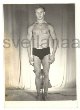 1956 Muscular Athlete Sport Jock Handsome Young Man Guy Trunks Gay Vintage Photo