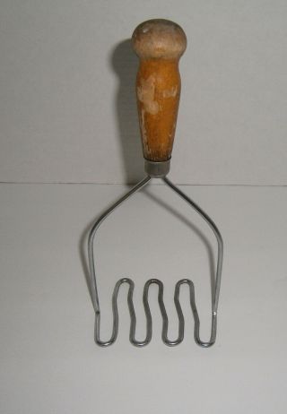Vintage Rustic Country Kitchen Wooden Handle Potato Masher 2