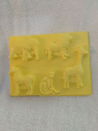 Jell - O Jiggler Mold At The Zoo Animals Yellow Plastic Mold