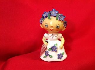Porcelain Figurine Salt Or Pepper Shaker Lady With Umbrella 15/62