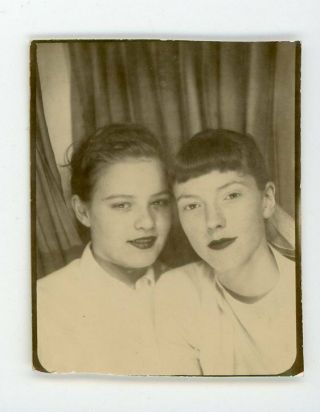 Strikingly Girl Posing Together In Photobooth Vintage Photo Booth