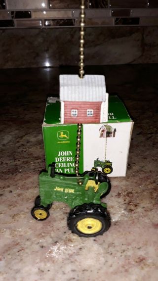 John Deere Tractor & Barn Light Or Fan Pull N Box