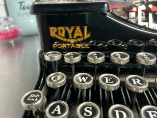 Vintage 1927 Royal Portable Model P Typewriter With Case