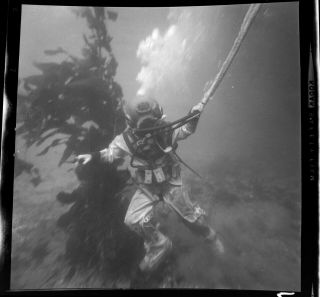 Vtg 1960 Orig Photo Film Negative Underwater Deep Sea Diver In Diving Helmet 9