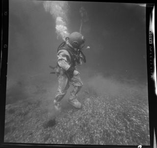 Vtg 1960 Orig Photo Film Negative Underwater Deep Sea Diver In Diving Helmet 8