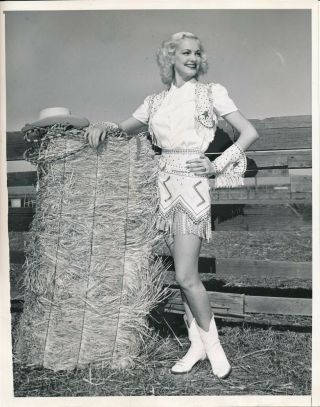 Barbara Moffett 1942 Sexy Leggy 7 X 9 Cowgirl Glamour Press Photo Vv
