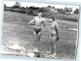 Vintage Photo Speedo Bulge Soldier Man Muscle W Girl Gay Int Shirtless R23