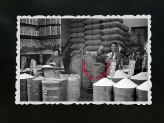1950s Vintage Hong Kong Photo B&w Oriental Merchant Rice Women Shop British 185