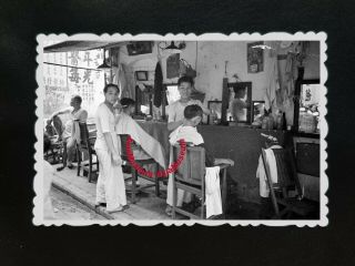 1950s Vintage Hong Kong Photo B&w Street Building Sidewalk Barber Men Stall 351