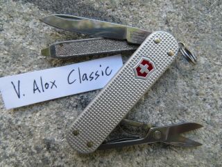 Victorinox Swiss Army Classic Sd 58mm Keychain Alox Pocket Knife.