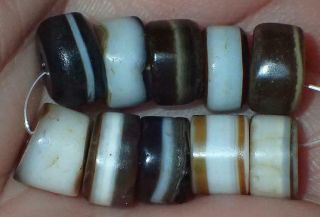 10 Ancient Indo - Tibetan Sulemani Agate Beads,  8 - 9mm,  S1016