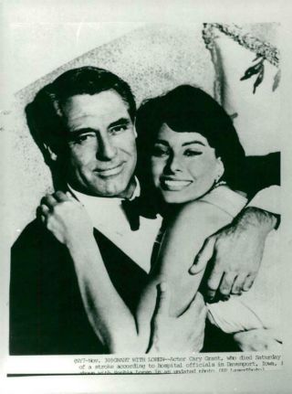 Photograph Of Cary Grant And Sophia Loren In The Movie " Dadda For Three "