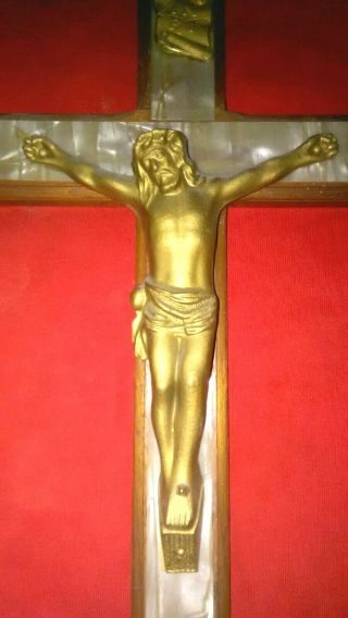 LARGE VINTAGE CRUCIFIX Catholic Cross of Jesus Christ pearlized celluloid inlay 2