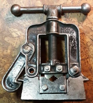 Reed Mfg.  Co.  Pipe Vise No.  700 Erie Pa.  Antique Patent Aug 11 1914