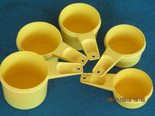 Vintage Tupperware Measuring Cups Set Of 5 Yellow
