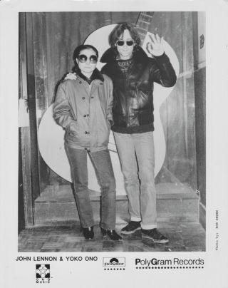 Vintage Press Photograph - John Lennon & Yoko Ono - Polygram Records