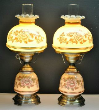 (pair) Vintage Quoizel Gwtw Hurricane / Parlor Lamps With Chimneys 1978 C265ba