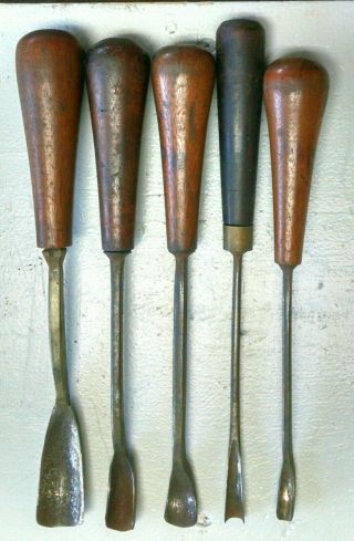 5 Wood Carving Chisels 3 Buck Bros.  1 D.  R.  Barton 1 Unmarked