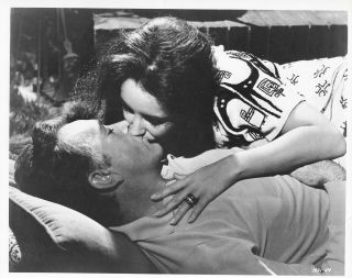Vintage Press Photo Elizbeth Taylor & Richard Burton - The Sandpiper