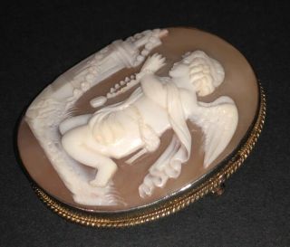 Exquisite Antique Victorian Hand Carved Cameo Shell Figural Cherub Angel Brooch