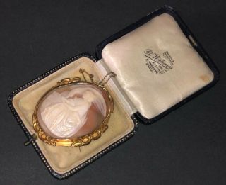 Fine Antique Victorian Gold Gilt Metal Hand Carved Cameo Shell Figural Brooch