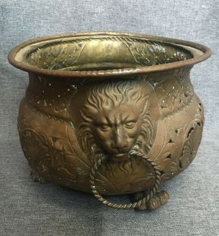 Big antique french flower pot planter brass repousse 19th century lion heads 3