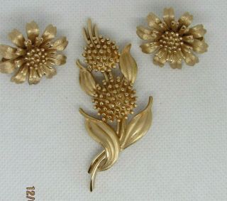 Vintage Crown Trifari Brushed Textured Gold Tone Flower Brooch & Earrings Set