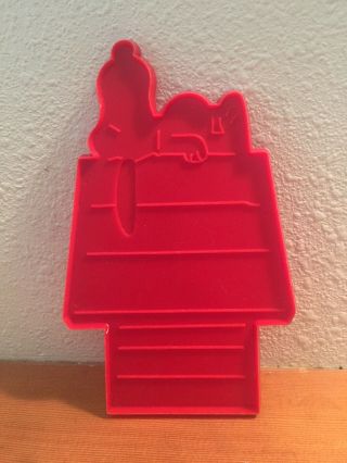 Large Red Plastic " Snoopy " Cookie Cutter,  Dog Lying On Top Of Doghouse " Peanuts "
