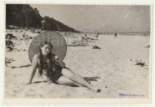 1950s Beach Lovely Young Woman Swimsuit Long Hair Braids Umbrella Vintage Photo