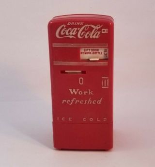 Vintage Miniature Coca - Cola Vending Machine And Cases Coke 1993