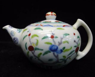 Gergeous Old Chinese " Doucai " Hand Painting Porcelain Teapot Marked " Chenghua "