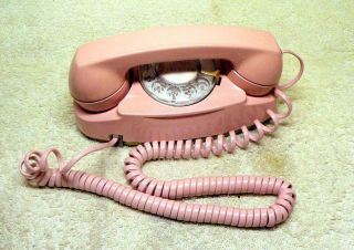 Vintage Pink Bell System Princess Rotary Dial Telephone Phone.