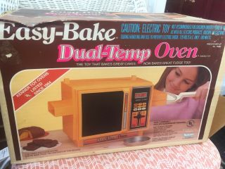 Vintage Betty Crocker Kenner Dual - Temp Easy - Bake Oven 1983