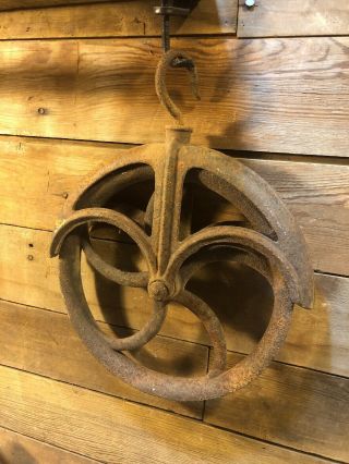 Cast Iron Well Pulley Trolley Barn Farm Antique Garden Rope Cistern Pump Vintage