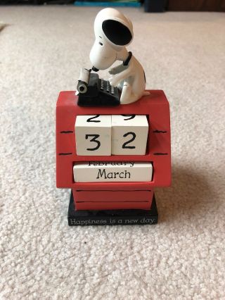 Hallmark Peanuts Snoopy Happiness Is A Day Typewriter Perpetual Calendar