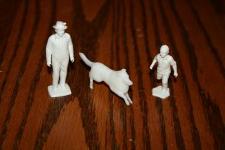 Marx Recast 70mm Figures Of Lassie,  Jeff,  And " Gramps " 3 - Mpc,  Timmee