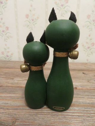 Vintage Wooden Green Cats Magnetic Salt and Pepper Shakers 3