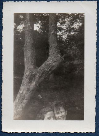 Vintage Found Photo Snapshot Ca.  1940s/50s Summer Fun Boy & Girl Hug Under Tree