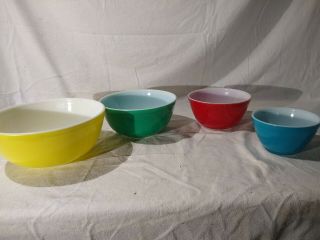Vintage Pyrex Primary Colors Mixing Bowls Set Of 4