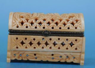 Old Chinese Hand - Carved Horn Carving Hollow Out Jewellery Box B02