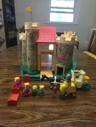 Vintage Near Complete Fisher Price Little People Castle 993