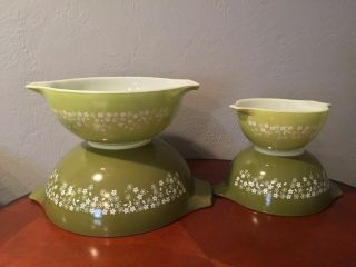 Set Of 4 Vintage Pyrex Nesting Mixing Bowls Spring Green Crazy Daisy Cinderella