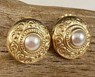 Lovely Vintage Solid 14k Yellow Gold Repoussé Pearl Stud Earrings