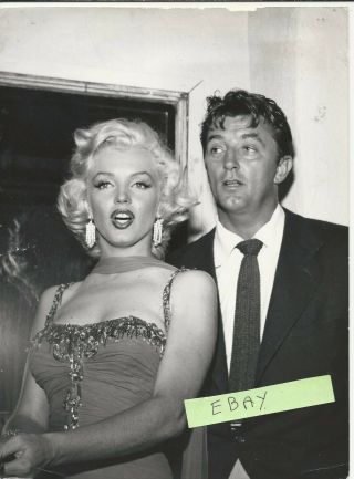 Marilyn Monroe 9 X 7 Vintage Press Still Robert Mitchum River Of