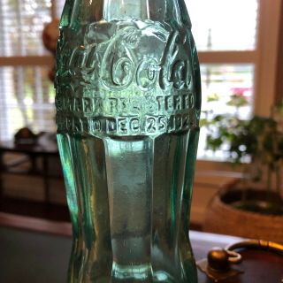 MIDDLESBORO,  KENTUCKY KY.  Coca Cola Coke bottle DEC 25 1923 Christmas bottle 2