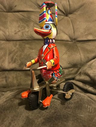 Cute Schylling Duck On Bike Wind Up Tin Toy Room Decor Zoo Circus Collector Gift