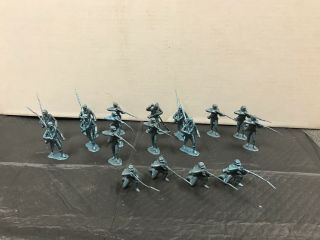 Marx Reissue Set Of 18 Civil War Union Soldiers In Blue Silver Color Plastic